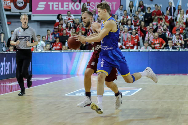 拉开了双方 拉开了双方