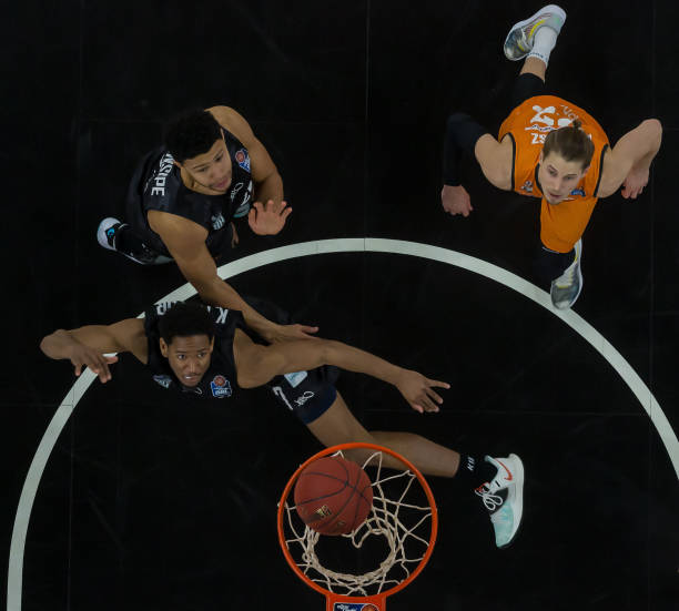 为能超越政 为能超越政