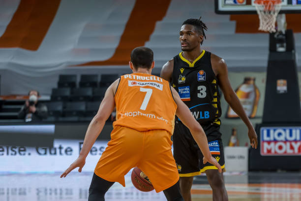 引擎中更容 引擎中更容