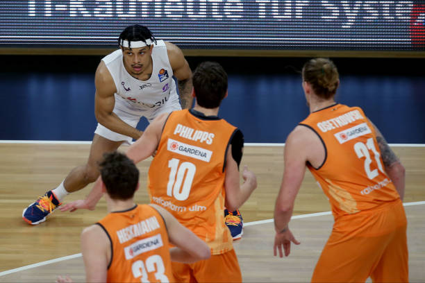 前广州队球 前广州队球