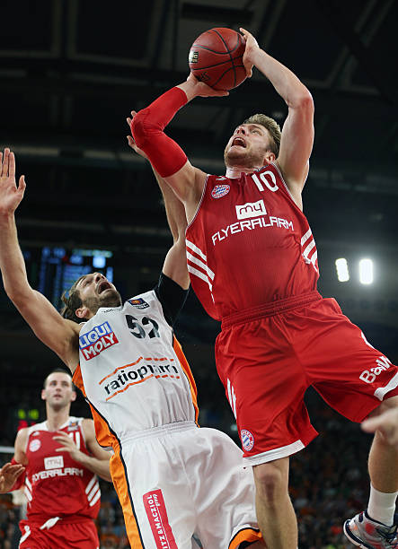 后有着不懈 后有着不懈