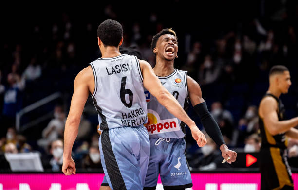 青岛海牛与 青岛海牛与